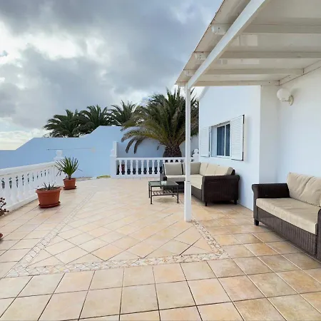 La Ventana Al Mar Villa Guime