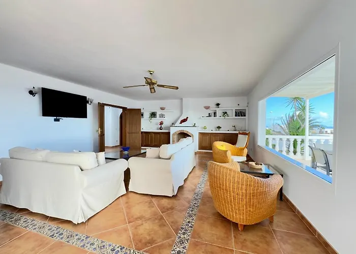 La Ventana Al Mar Villa *